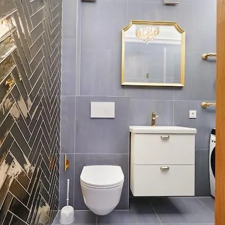In Old Town With Free Parking Apartment *